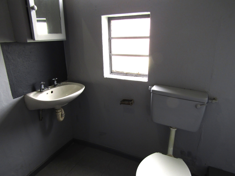 To Let 1 Bedroom Property for Rent in Humansdorp Eastern Cape